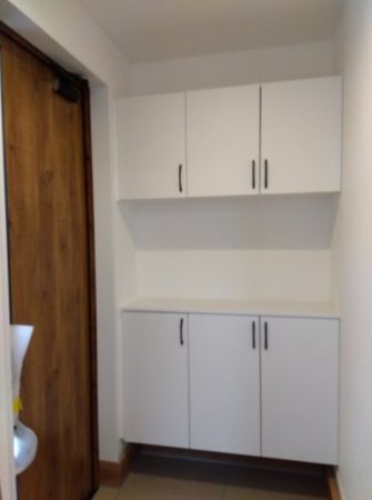 八戸市長根、新築一戸建ての玄関画像です