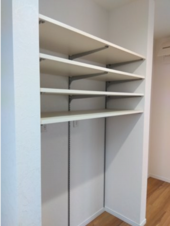 八戸市長根、新築一戸建ての収納画像です