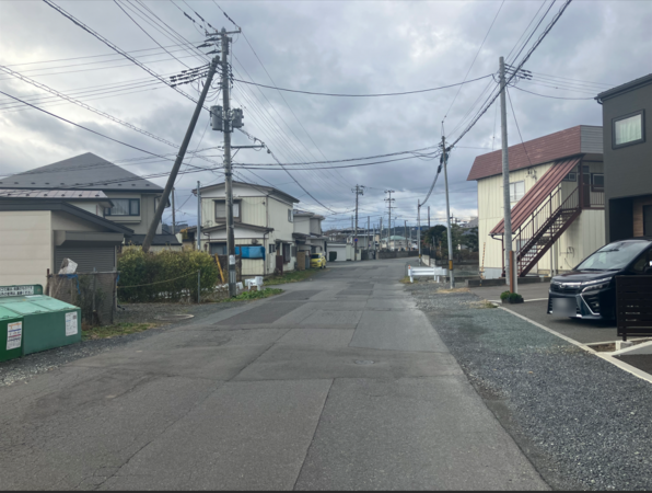 八戸市一番町、土地の前面道路を含む現地写真画像です