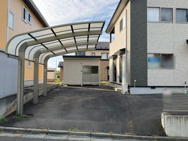 八戸市南白山台、中古一戸建ての駐車場画像です