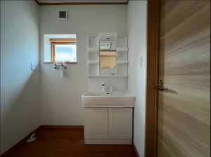 八戸市大字新井田、新築一戸建ての洗面画像です