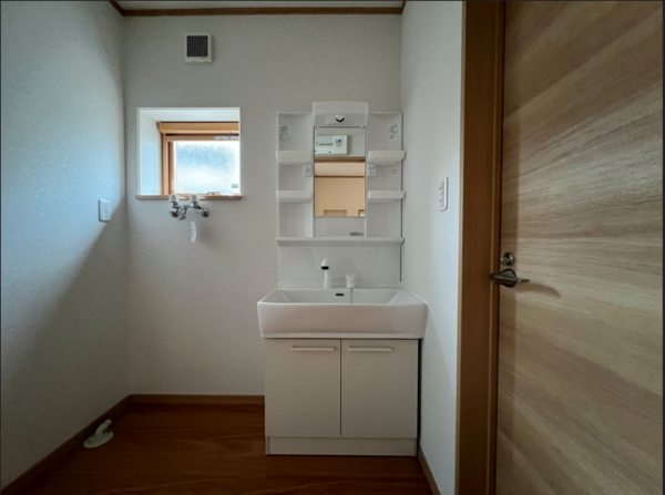 八戸市大字新井田、新築一戸建ての洗面画像です