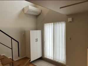 八戸市大字大久保、新築一戸建ての玄関画像です