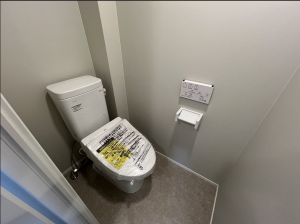 八戸市大字大久保、新築一戸建てのトイレ画像です