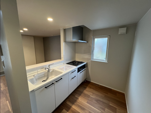 八戸市大字大久保、新築一戸建てのキッチン画像です