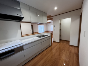 八戸市高州、中古一戸建てのキッチン画像です