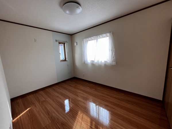 八戸市高州、中古一戸建ての内装画像です