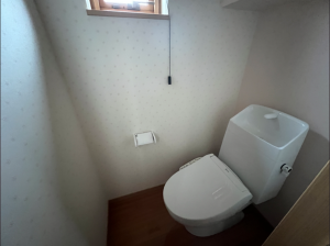 八戸市大字白銀町、中古一戸建てのトイレ画像です