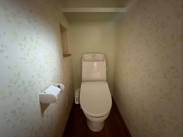 八戸市大字白銀町、中古一戸建てのトイレ画像です