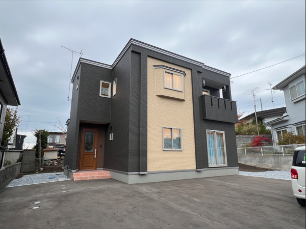 八戸市大字白銀町、中古一戸建ての外観画像です