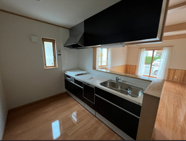 八戸市大字白銀町、中古一戸建てのキッチン画像です