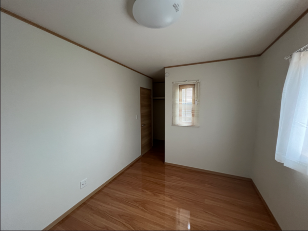 八戸市大字白銀町、中古一戸建ての内装画像です