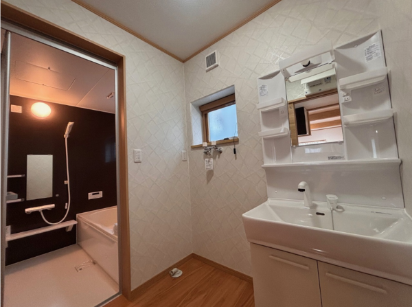 八戸市沼館、新築一戸建ての洗面画像です