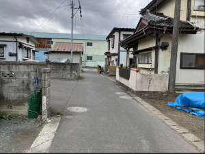 八戸市沼館、新築一戸建ての前面道路を含む現地写真画像です