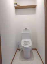 八戸市新井田西、中古一戸建てのトイレ画像です