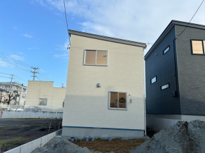 八戸市根城、新築一戸建ての外観画像です