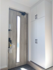 三沢市南町、新築一戸建ての玄関画像です