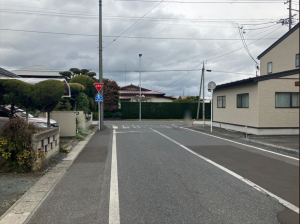 十和田市穂並町、新築一戸建ての前面道路を含む現地写真画像です