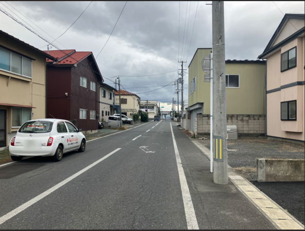 十和田市穂並町、新築一戸建ての前面道路を含む現地写真画像です