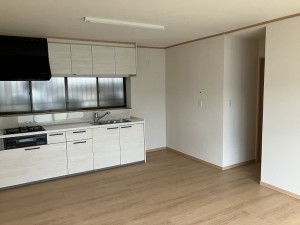 八戸市大字沢里、中古一戸建ての居間画像です