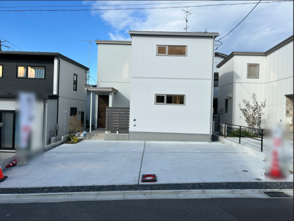 八戸市類家、中古一戸建ての駐車場画像です