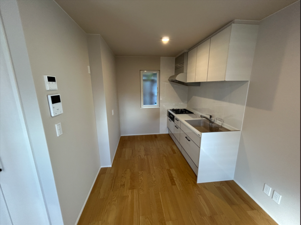 八戸市類家、中古一戸建てのキッチン画像です