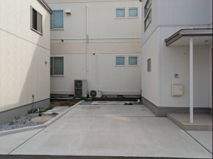 八戸市一番町、中古一戸建ての駐車場画像です