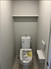 八戸市多賀台、中古一戸建てのトイレ画像です