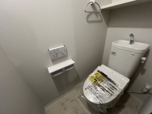 八戸市白銀、新築一戸建てのトイレ画像です