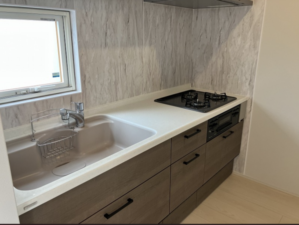 八戸市長苗代、新築一戸建てのキッチン画像です