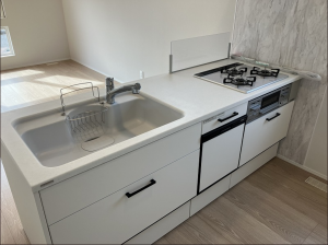 八戸市長苗代、新築一戸建てのキッチン画像です