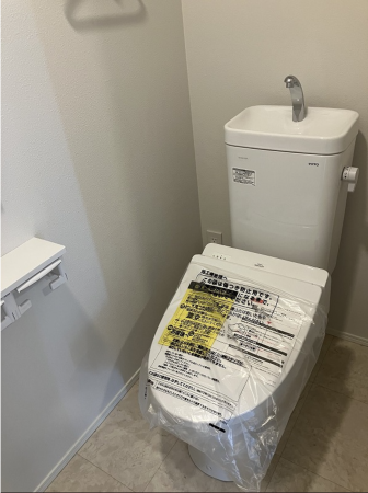 八戸市長苗代、新築一戸建てのトイレ画像です