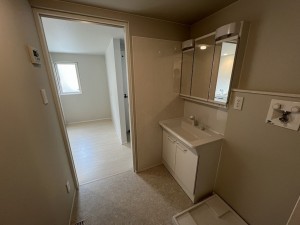八戸市白銀、新築一戸建ての洗面画像です