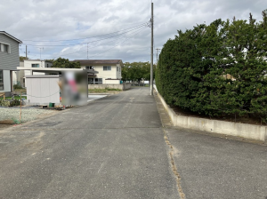 八戸市大字石堂、新築一戸建ての前面道路を含む現地写真画像です