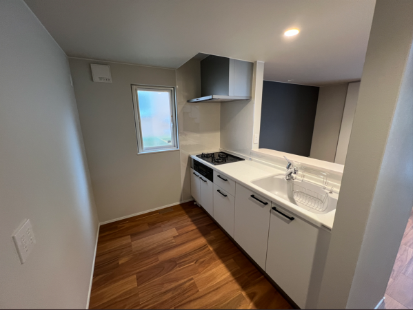 八戸市大字大久保、新築一戸建てのキッチン画像です