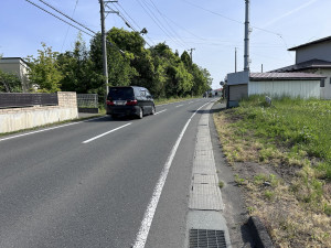 八戸市根城、土地の前面道路を含む現地写真画像です