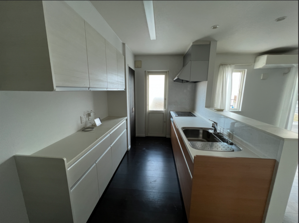 八戸市大字白銀町、中古一戸建てのキッチン画像です