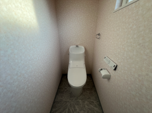 八戸市大字白銀町、中古一戸建てのトイレ画像です