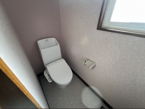 八戸市大字糠塚、中古一戸建てのトイレ画像です