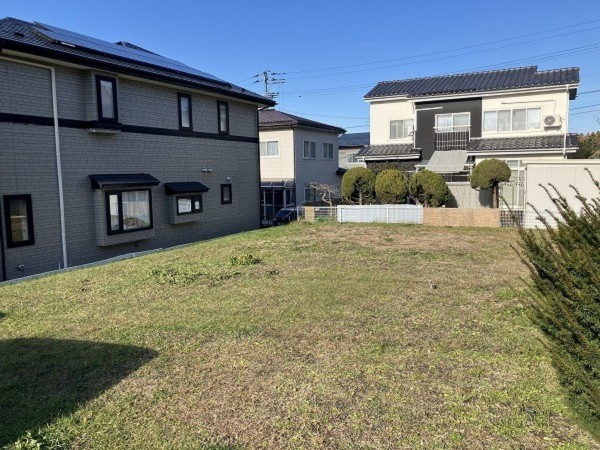 八戸市大字市川町、土地の外観画像です