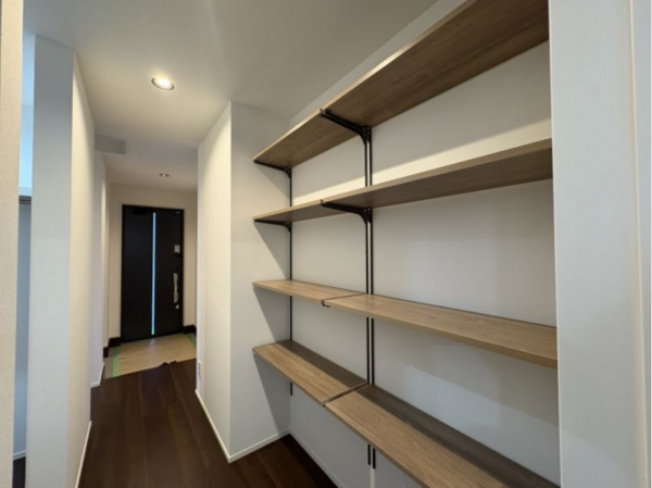 八戸市根城、新築一戸建ての収納画像です