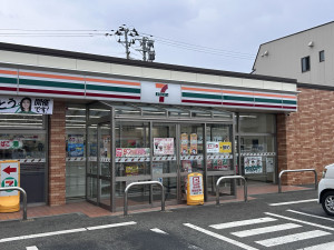 八戸市根城、土地のコンビニ画像です