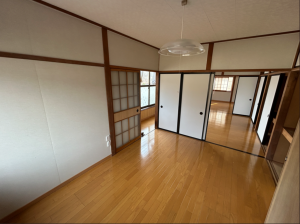 八戸市桜ケ丘、中古一戸建ての内装画像です
