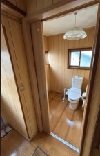 八戸市桜ケ丘、中古一戸建てのトイレ画像です