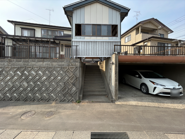 八戸市桜ケ丘、中古一戸建ての外観画像です