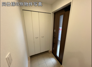 八戸市大字糠塚、新築一戸建ての玄関画像です