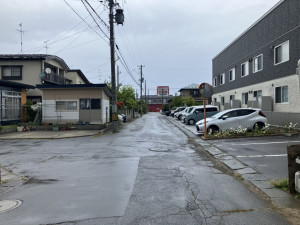 八戸市下長、新築一戸建ての前面道路を含む現地写真画像です