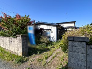 八戸市大字鮫町、中古一戸建ての外観画像です