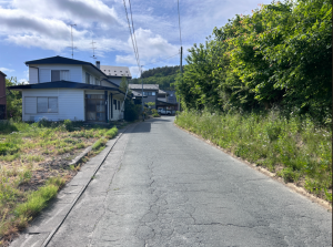 八戸市大字是川、土地の前面道路を含む現地写真画像です