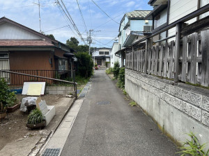 八戸市吹上、土地の前面道路を含む現地写真画像です